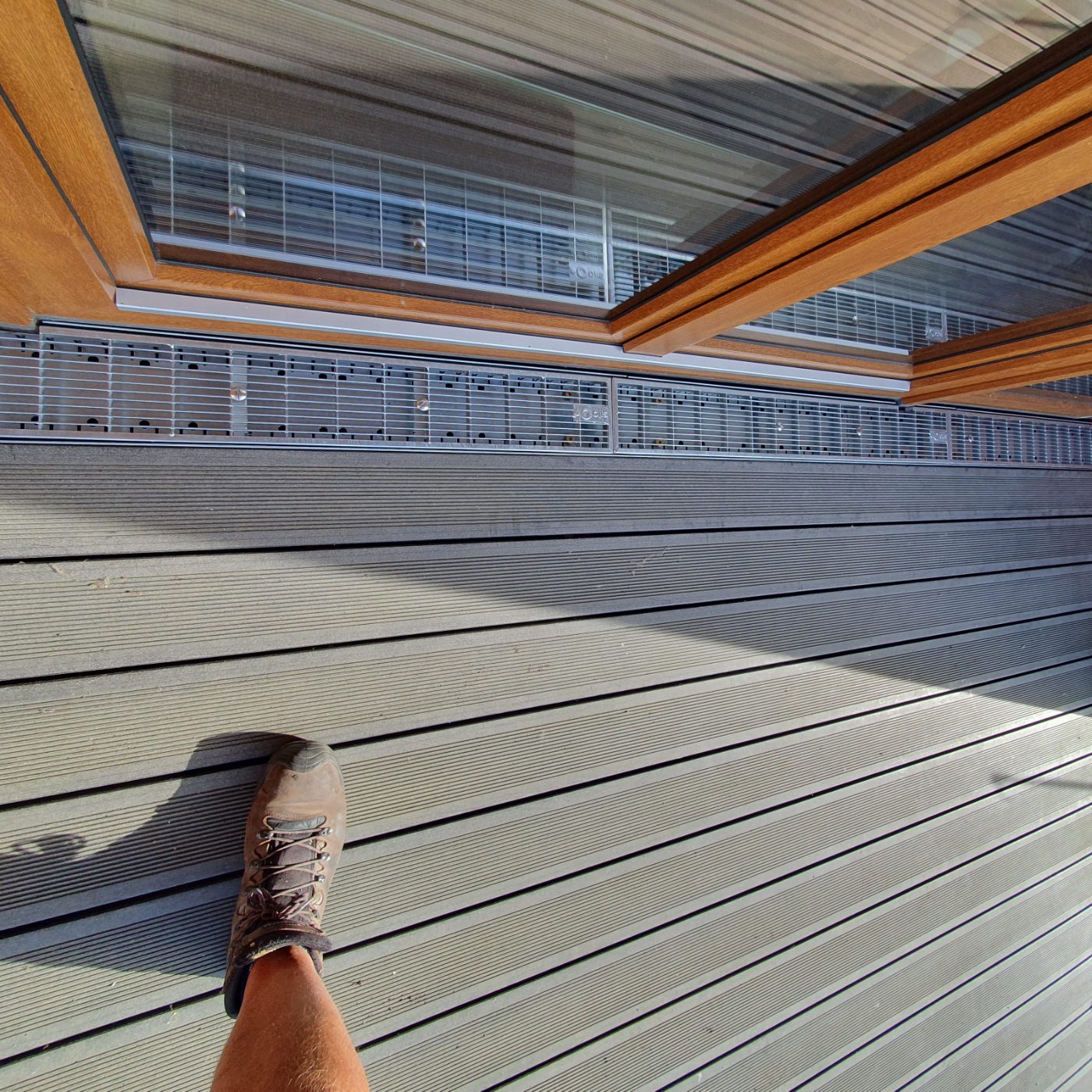 Balkon und Terrasse mit Entwässerungsrinne